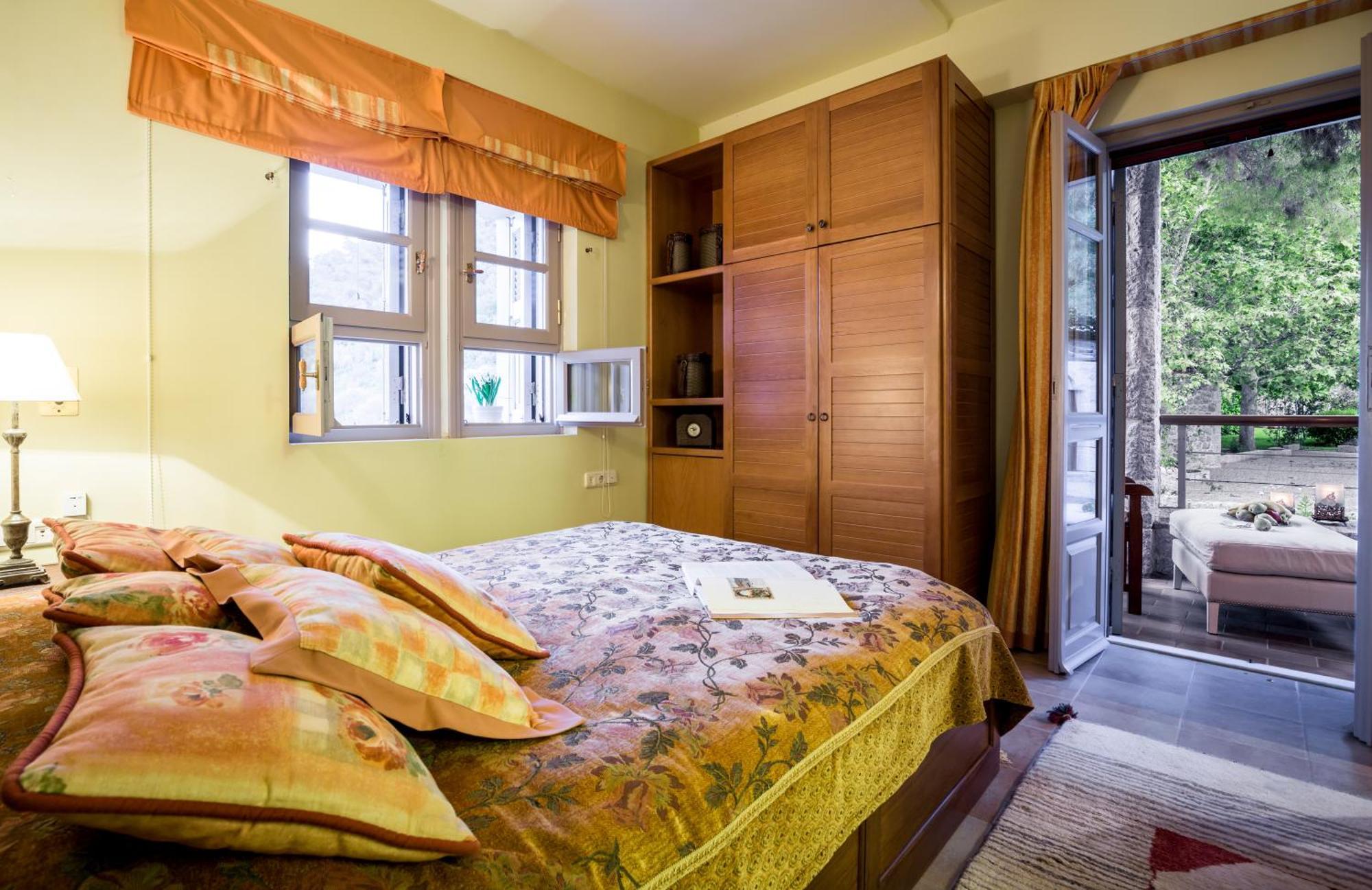Elia Junior Suite In Epidavros With Shared Pool Nea Epidavros Exterior foto
